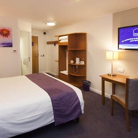 Premier Inn Sheffield Arena Exterior foto