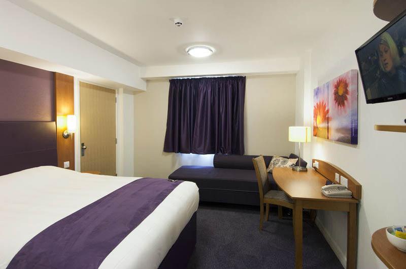 Premier Inn Sheffield Arena Exterior foto